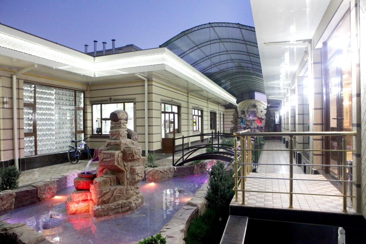 Hotel Naxshab Karsi Kültér fotó