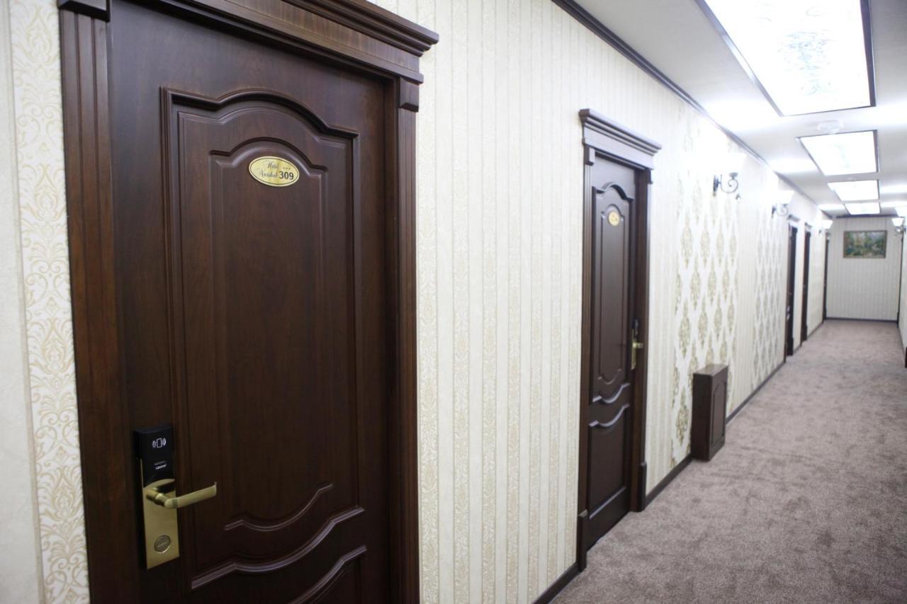 Hotel Naxshab Karsi Kültér fotó