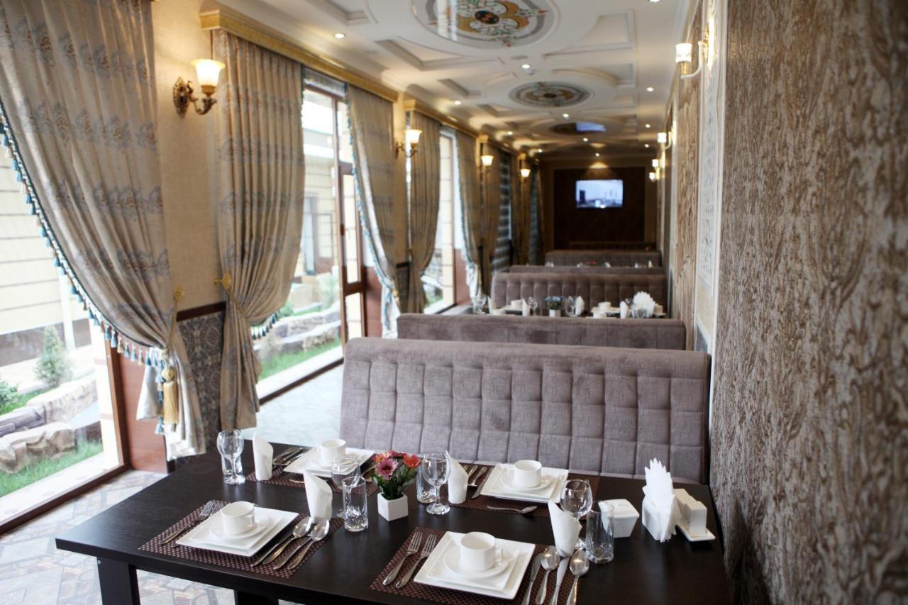 Hotel Naxshab Karsi Kültér fotó